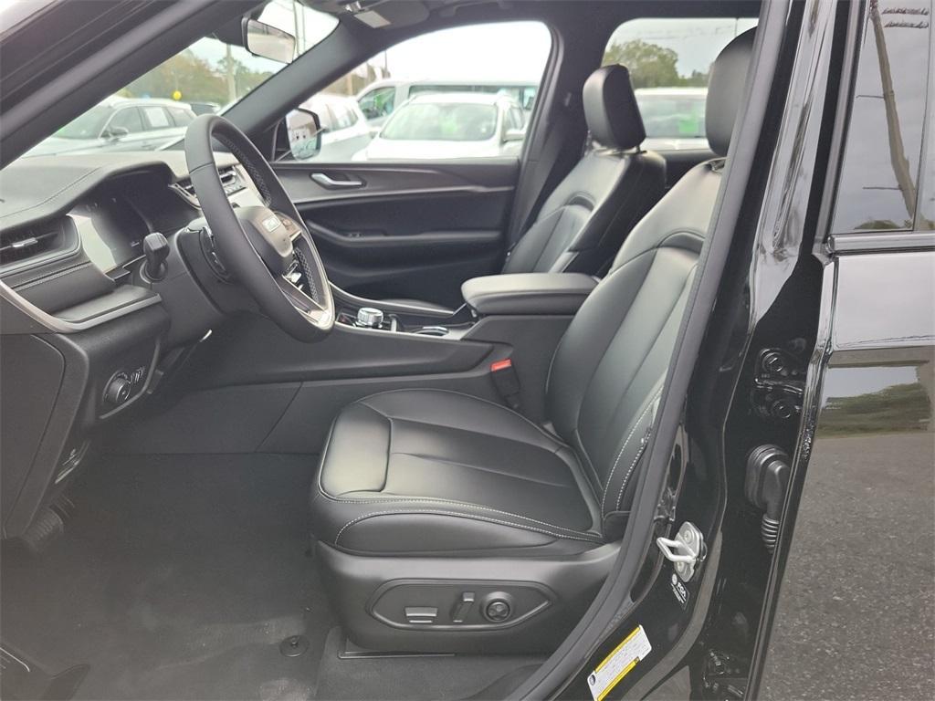 new 2025 Jeep Grand Cherokee L car, priced at $43,569