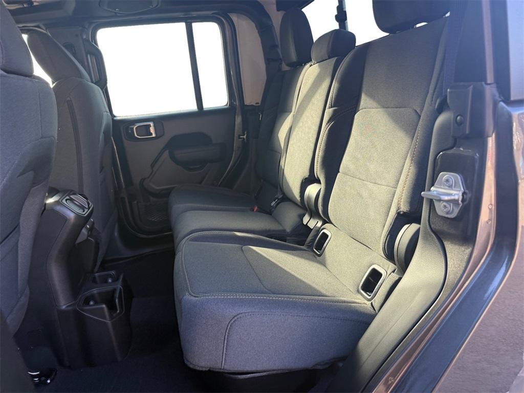 new 2026 Jeep Gladiator car, priced at $43,624