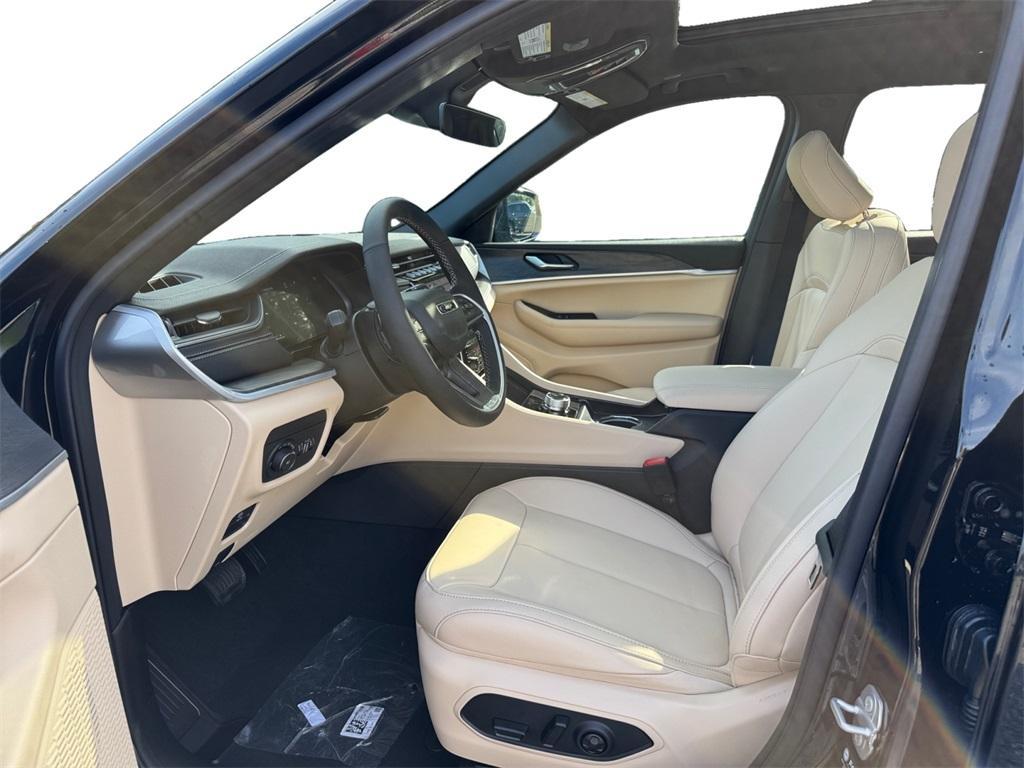 new 2025 Jeep Grand Cherokee L car, priced at $41,444