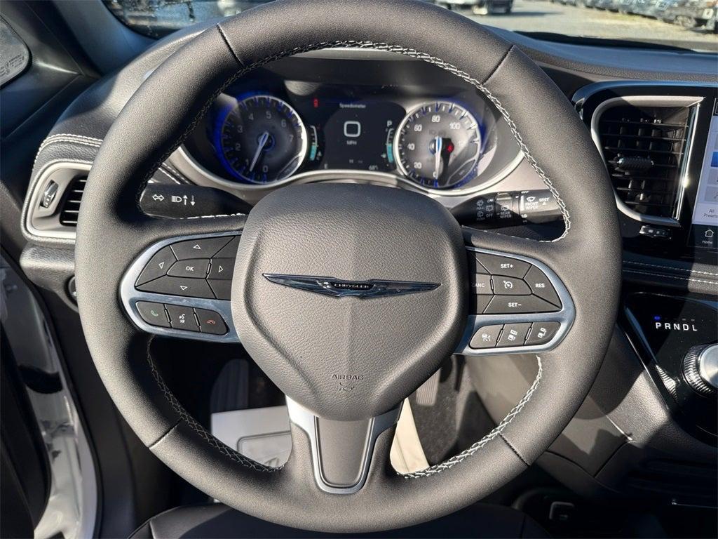 new 2026 Chrysler Pacifica car, priced at $39,020