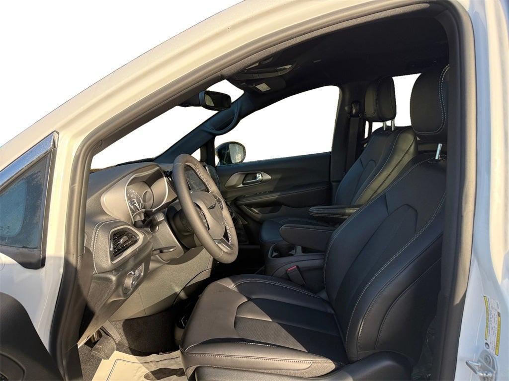 new 2026 Chrysler Pacifica car, priced at $39,020
