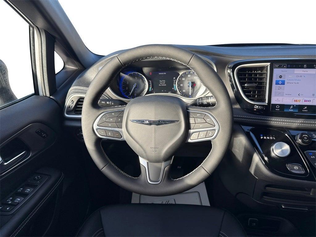 new 2026 Chrysler Pacifica car, priced at $39,020