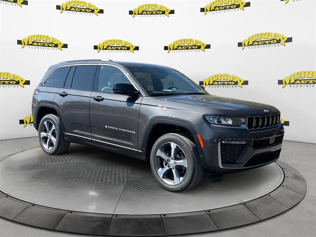 new 2026 Jeep Grand Cherokee car, priced at $45,447