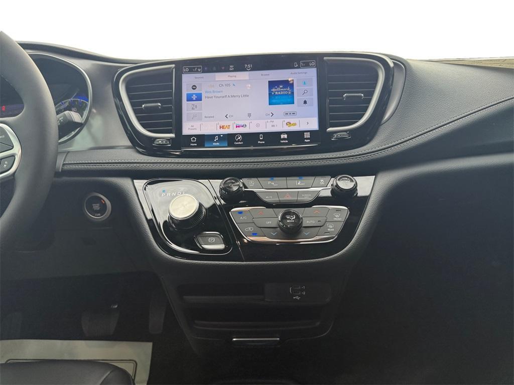 new 2026 Chrysler Pacifica car, priced at $40,506