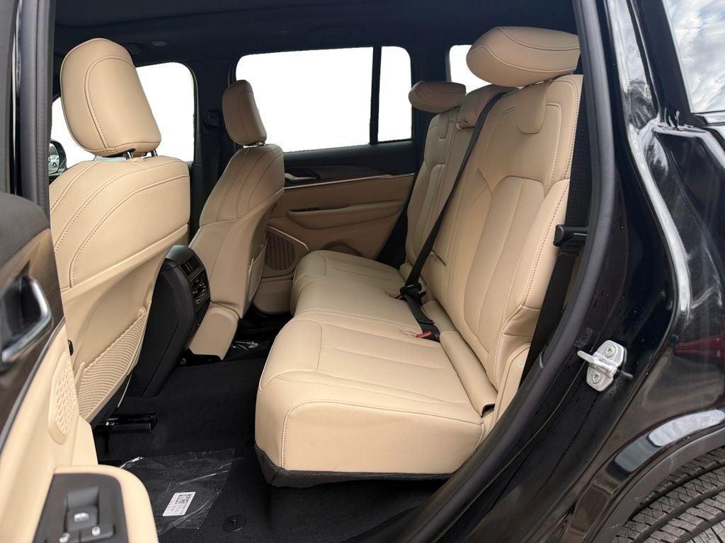 new 2026 Jeep Grand Cherokee car, priced at $46,660