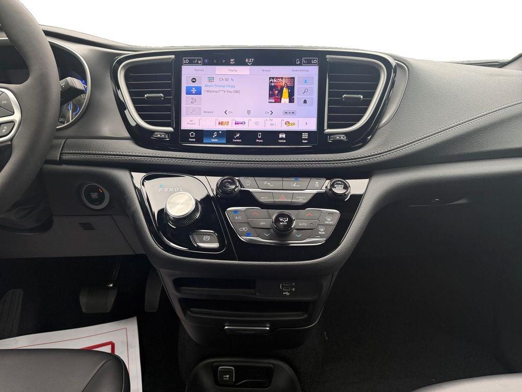 new 2026 Chrysler Pacifica car, priced at $43,825