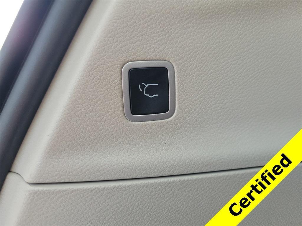 used 2024 Chrysler Pacifica car, priced at $24,985