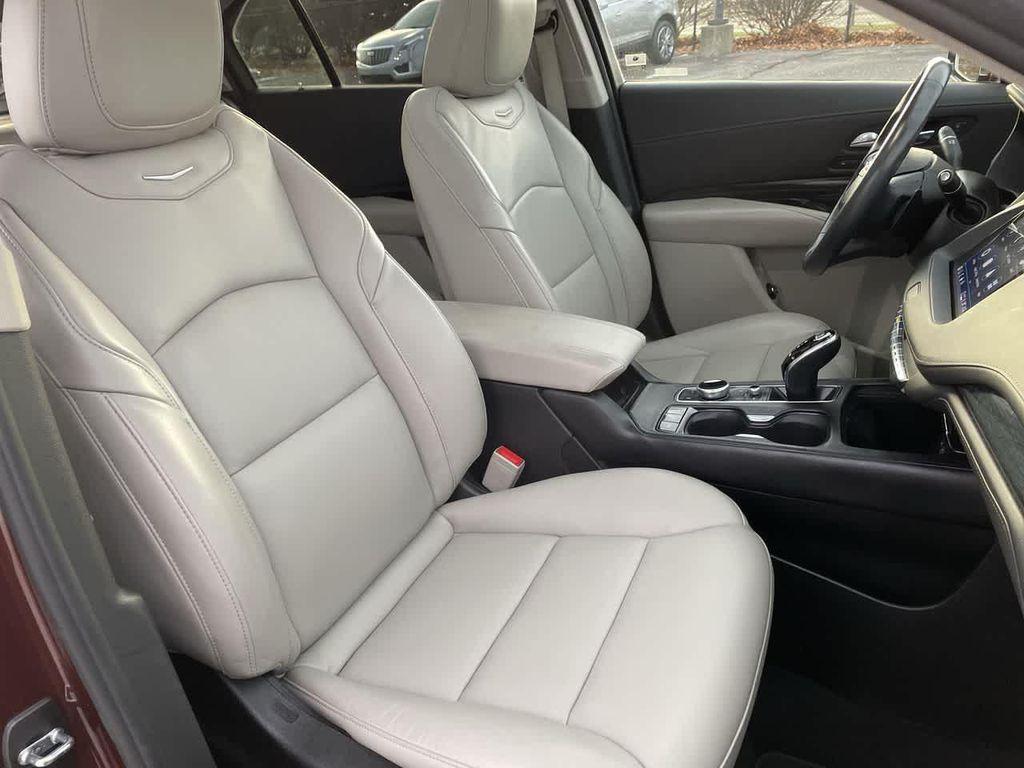used 2023 Cadillac XT4 car, priced at $27,687