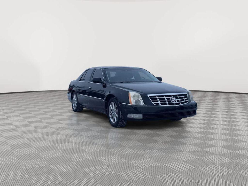 used 2009 Cadillac DTS car, priced at $2,567