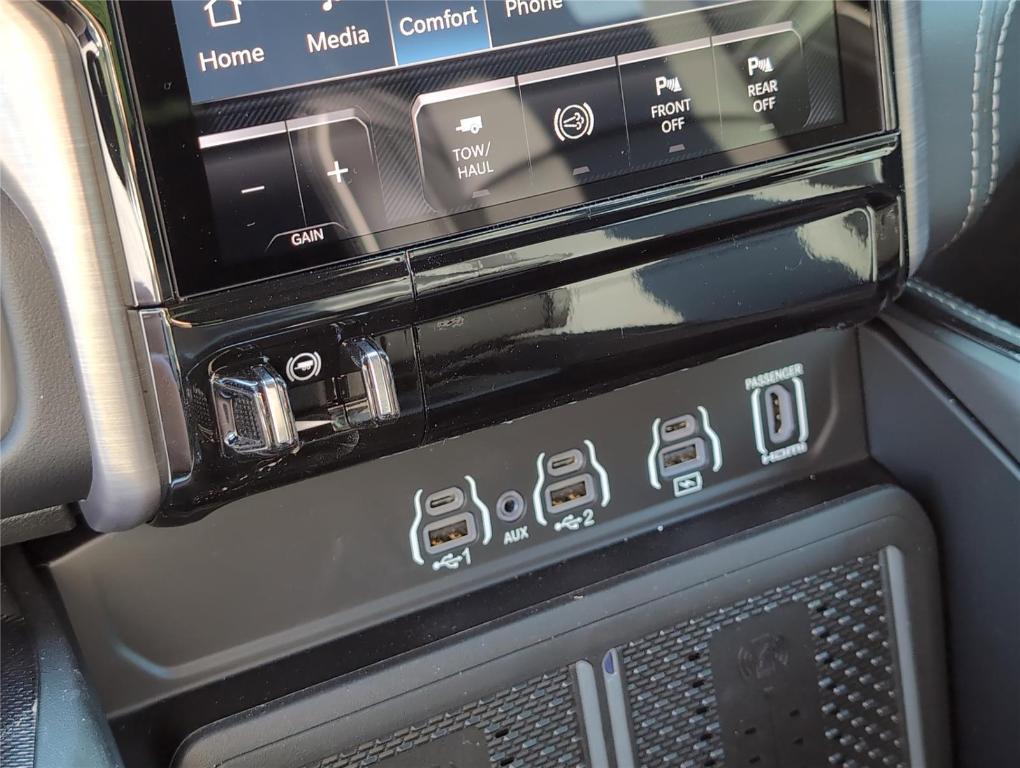 new 2025 Ram 2500 car, priced at $78,906