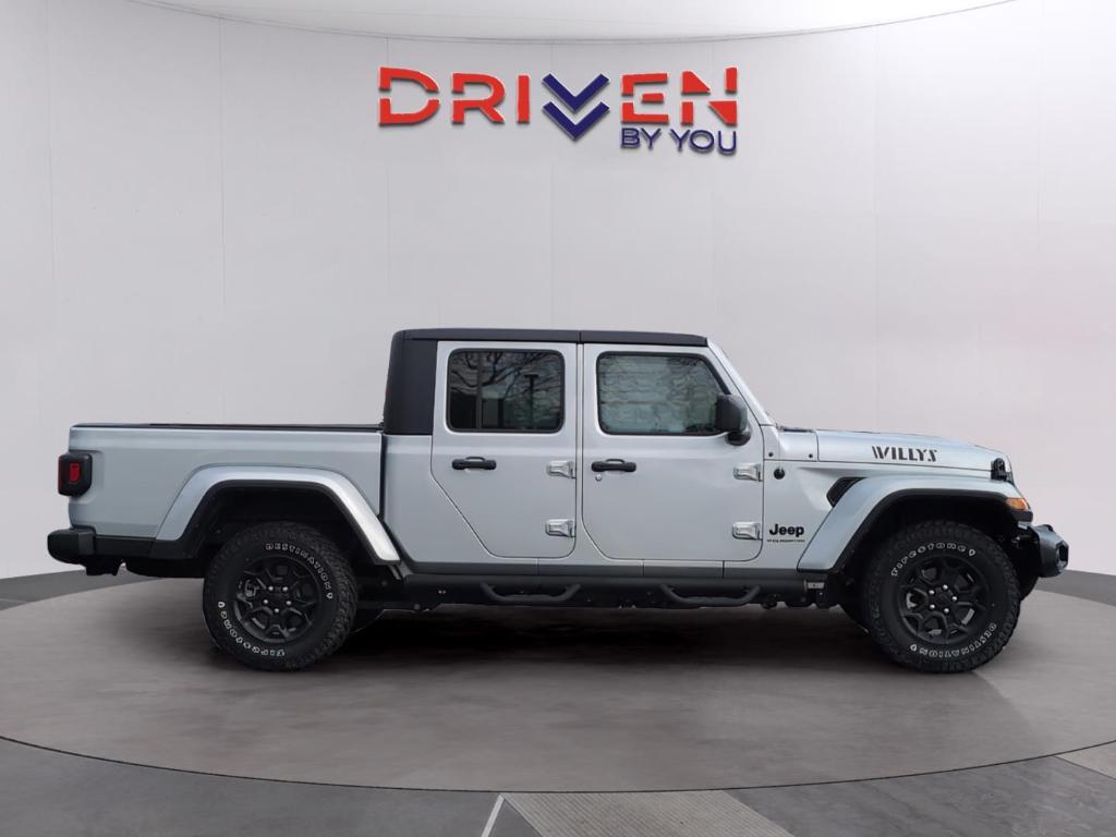 used 2023 Jeep Gladiator car, priced at $31,399
