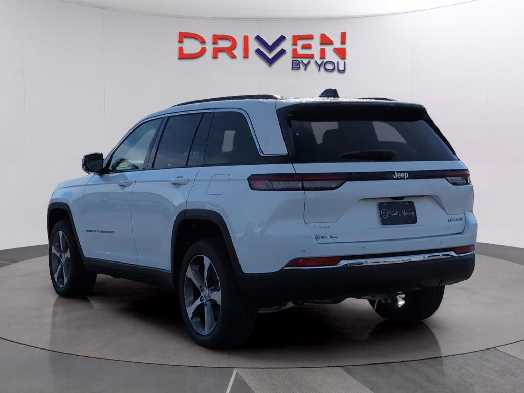 new 2025 Jeep Grand Cherokee car, priced at $44,361