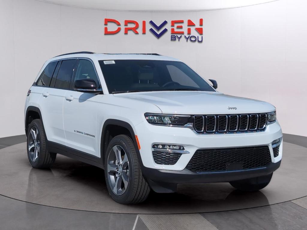 new 2025 Jeep Grand Cherokee car, priced at $44,361