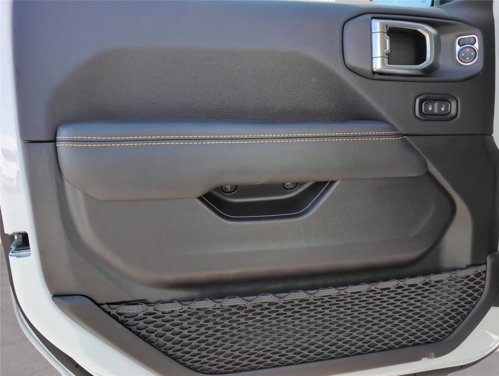 new 2026 Jeep Gladiator car, priced at $47,685