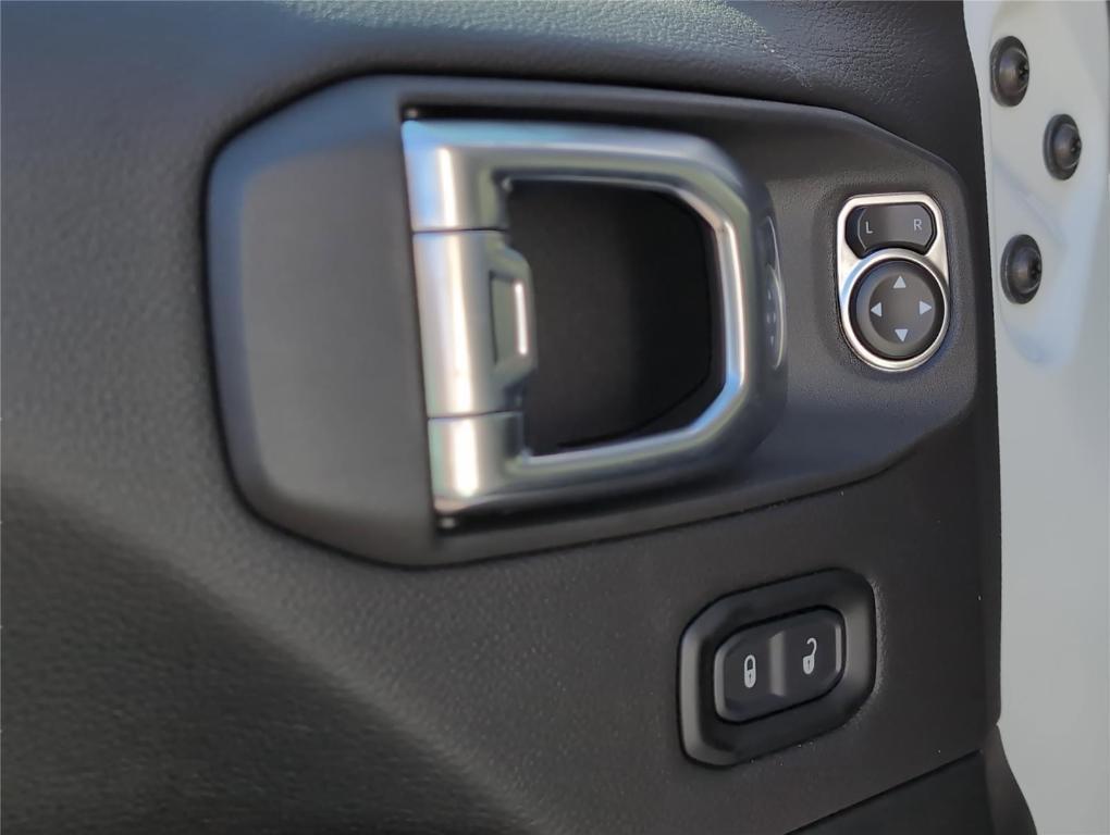 new 2026 Jeep Gladiator car, priced at $47,685