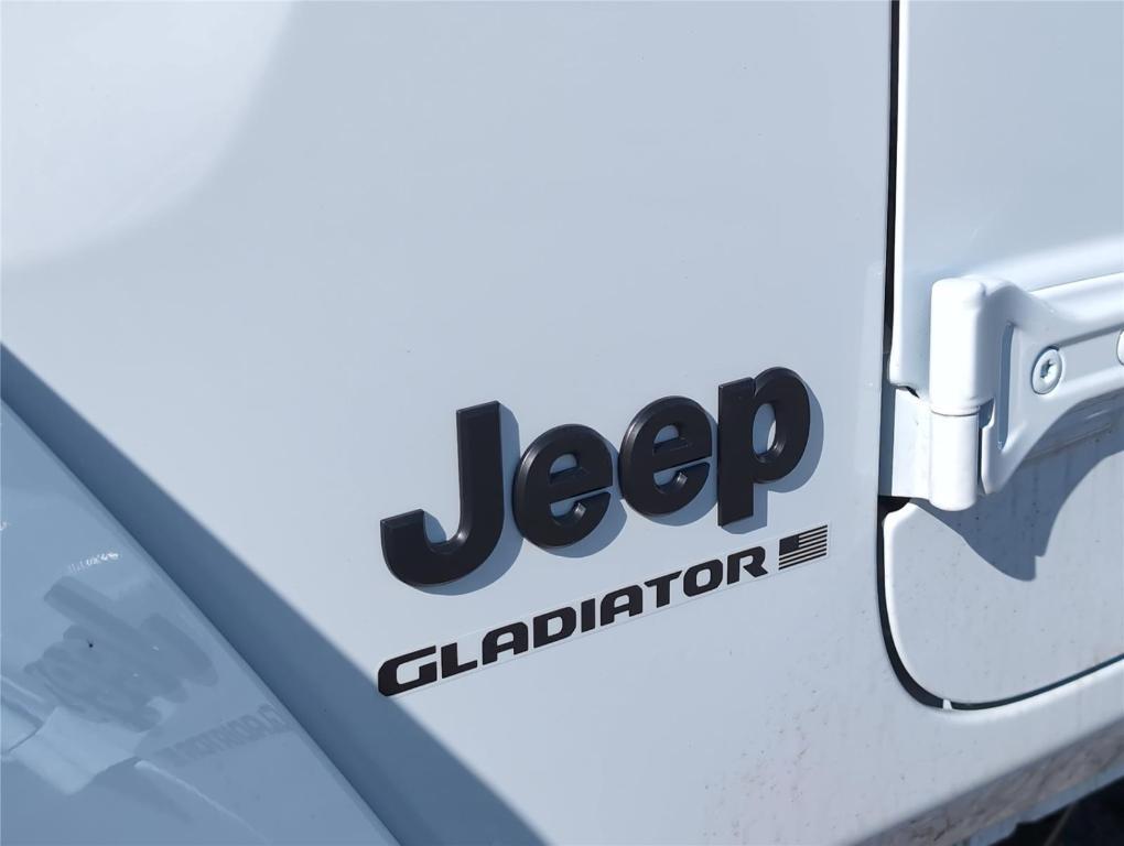 new 2026 Jeep Gladiator car, priced at $47,685