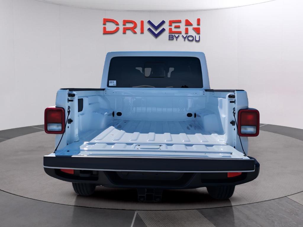 new 2026 Jeep Gladiator car, priced at $45,185