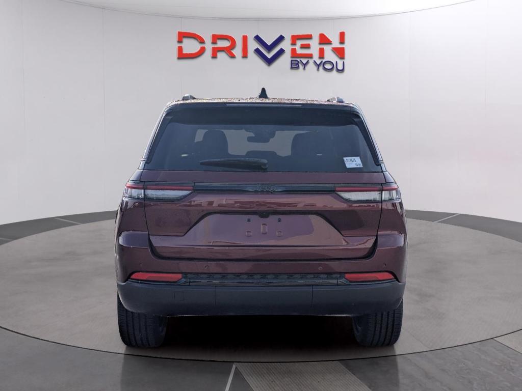 new 2025 Jeep Grand Cherokee car, priced at $41,102