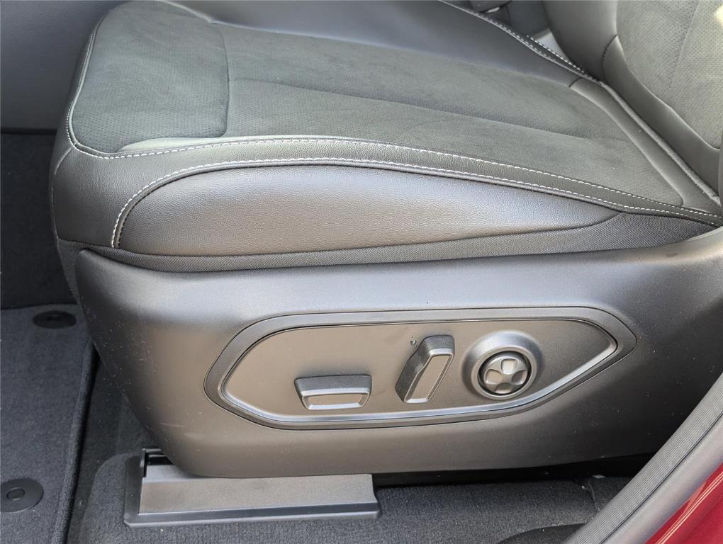 new 2025 Jeep Grand Cherokee car, priced at $41,102