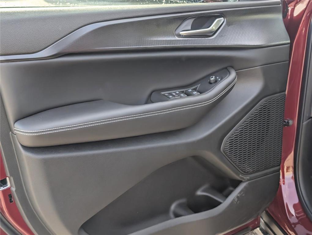 new 2025 Jeep Grand Cherokee car, priced at $41,102