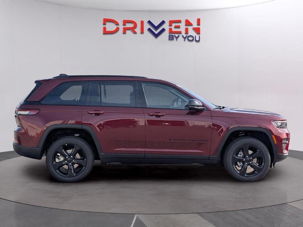 new 2025 Jeep Grand Cherokee car, priced at $41,102