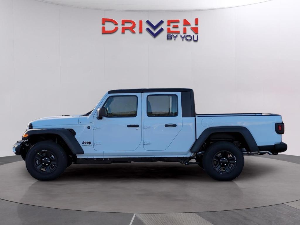 new 2026 Jeep Gladiator car, priced at $36,092