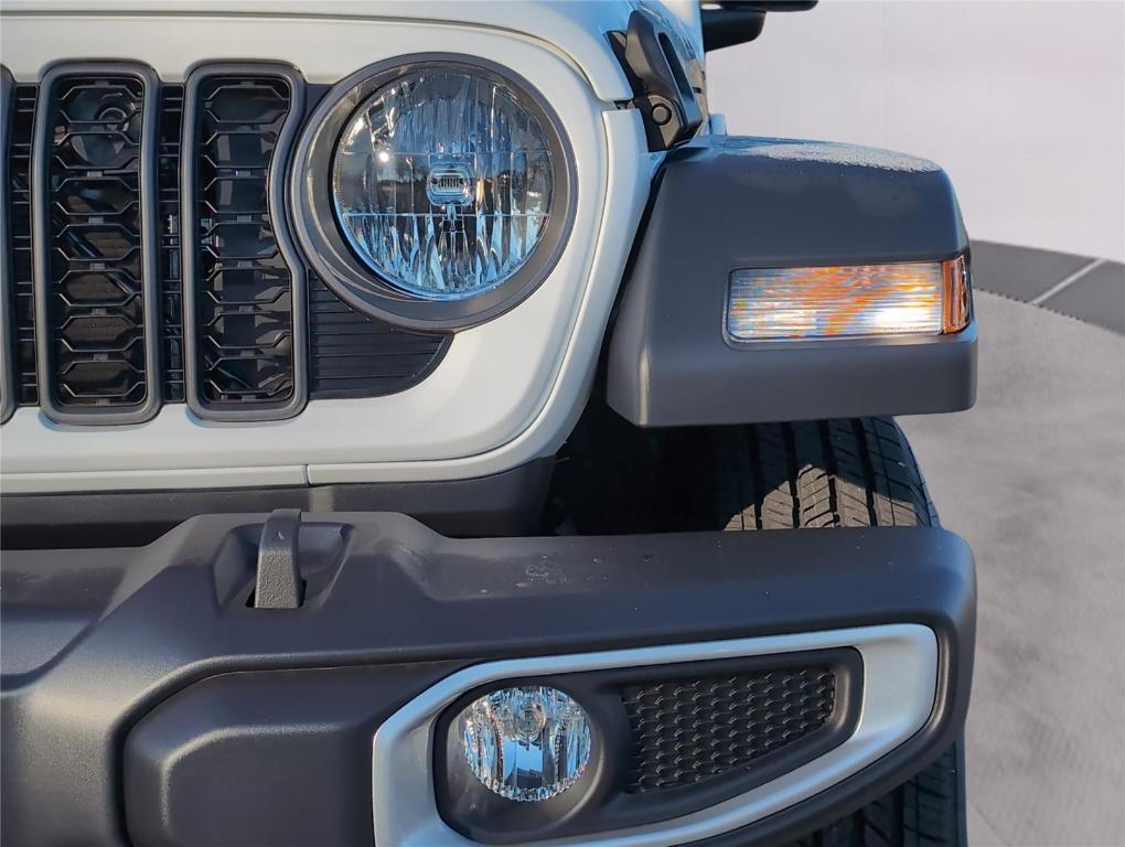 new 2026 Jeep Gladiator car, priced at $41,317