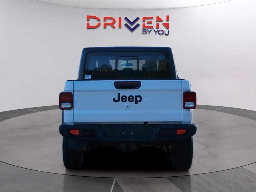 new 2026 Jeep Gladiator car, priced at $36,092