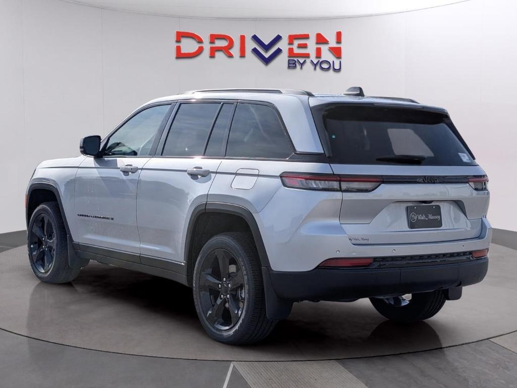 new 2025 Jeep Grand Cherokee car, priced at $41,472