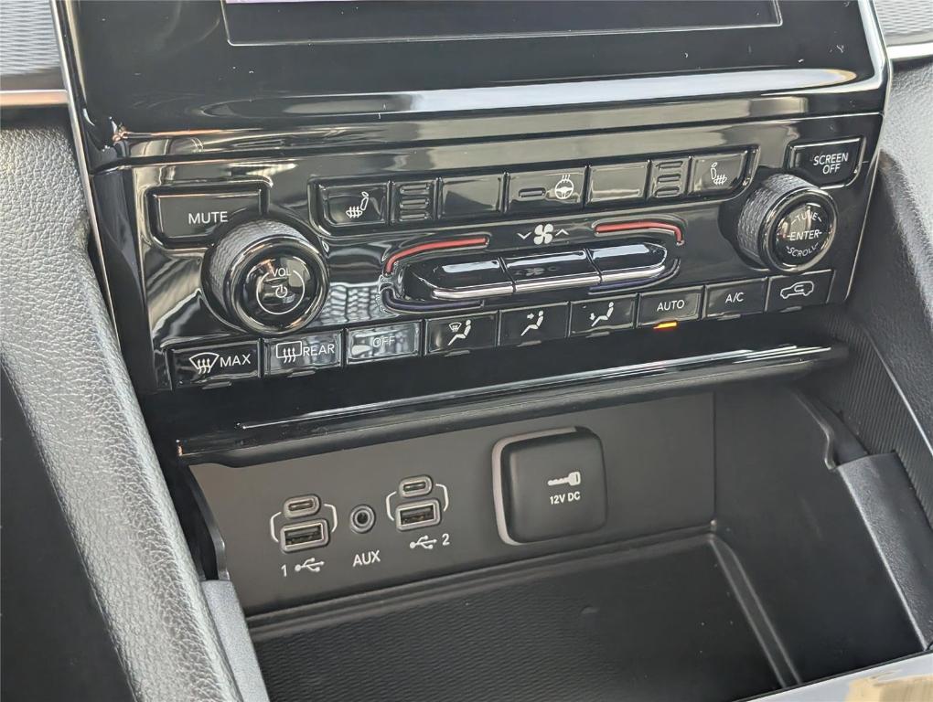 new 2025 Jeep Grand Cherokee car, priced at $41,472