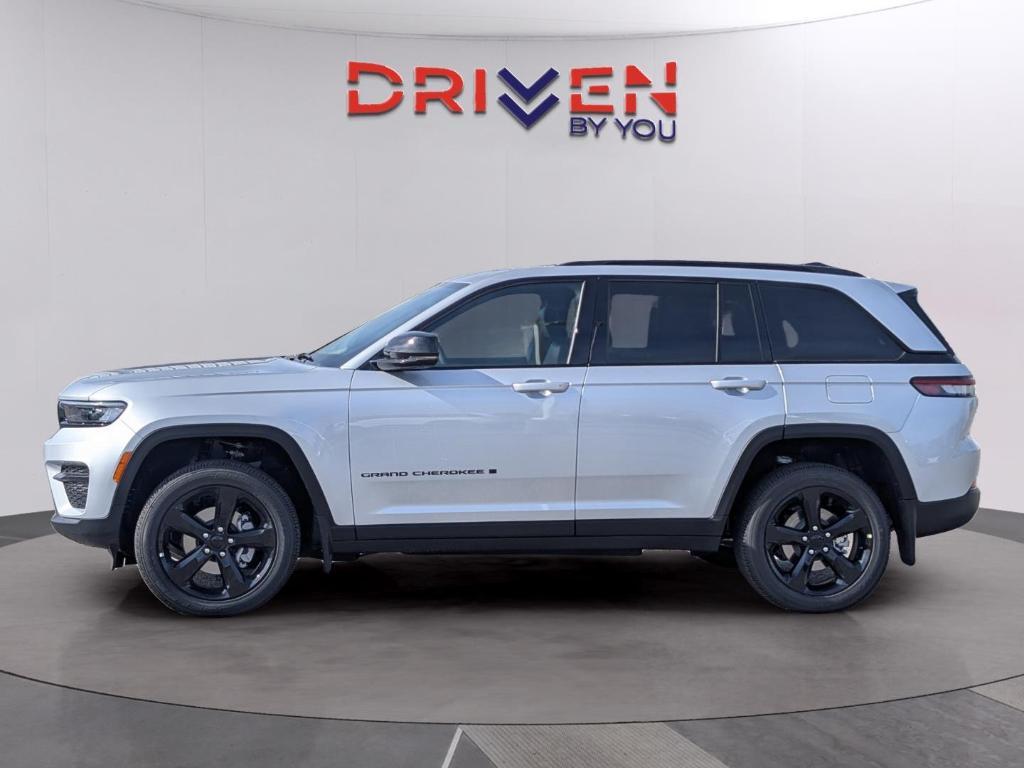 new 2025 Jeep Grand Cherokee car, priced at $41,472