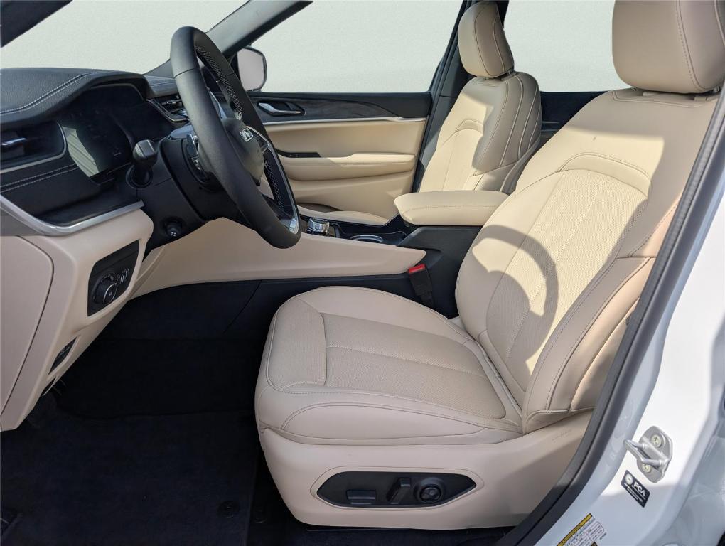 new 2025 Jeep Grand Cherokee L car, priced at $46,243