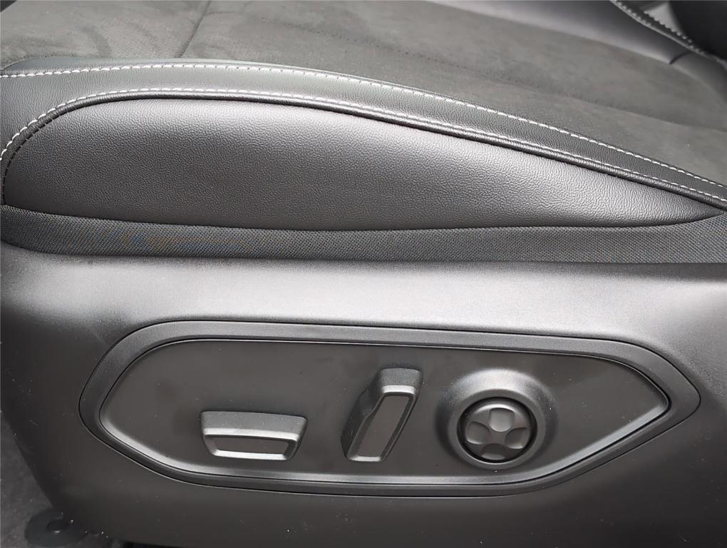 new 2025 Jeep Grand Cherokee car, priced at $41,102