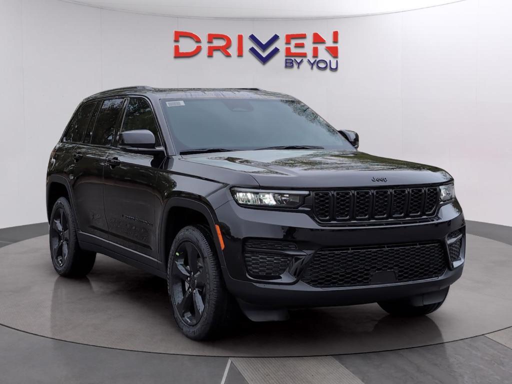new 2025 Jeep Grand Cherokee car, priced at $41,102