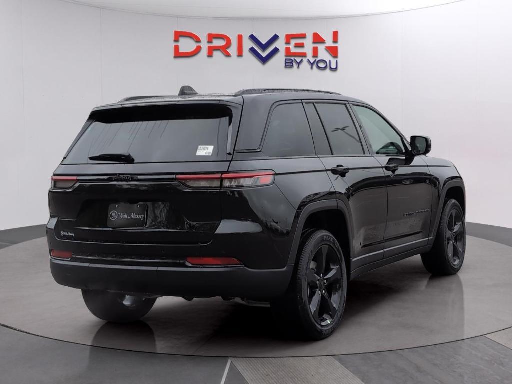 new 2025 Jeep Grand Cherokee car, priced at $41,102