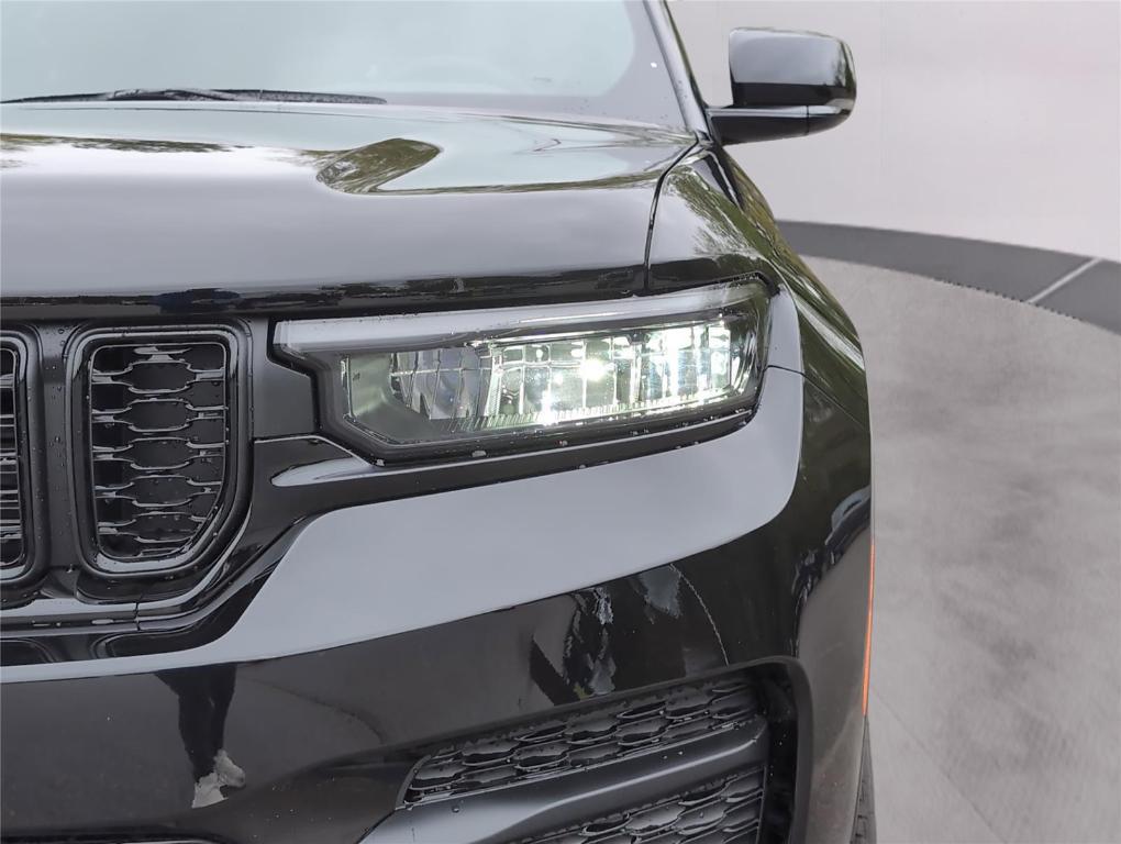 new 2025 Jeep Grand Cherokee car, priced at $41,102