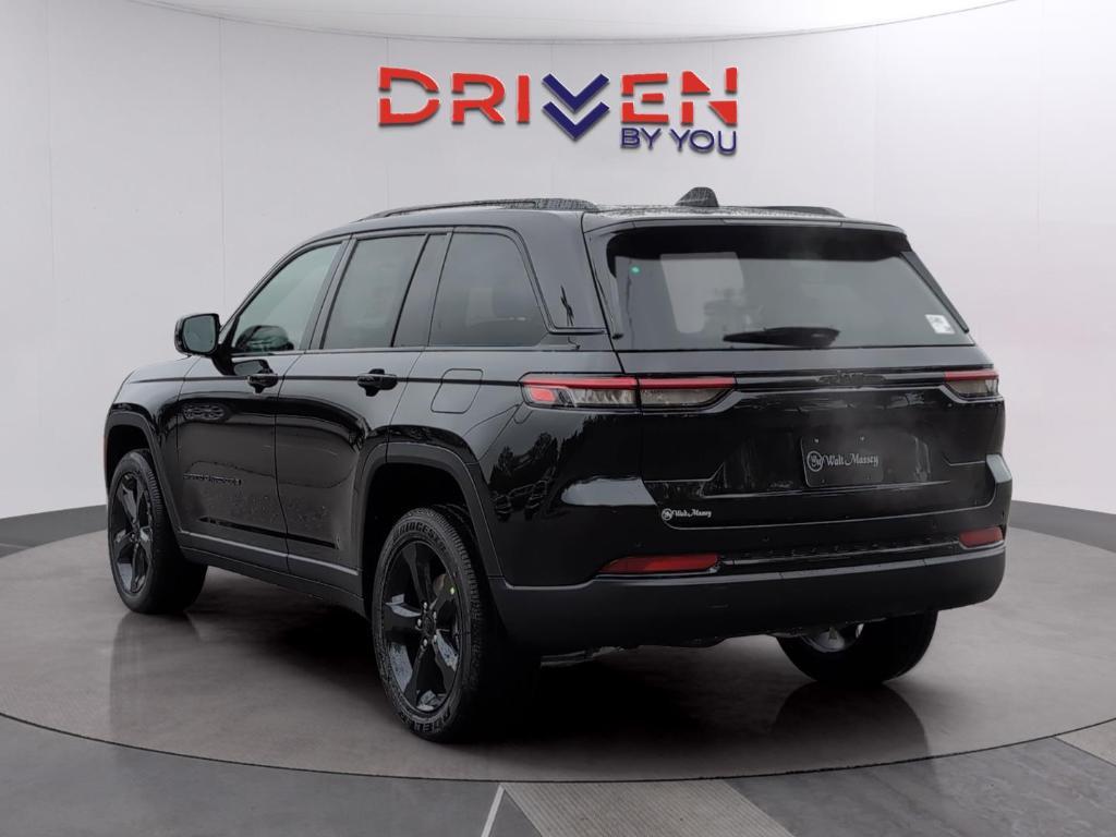 new 2025 Jeep Grand Cherokee car, priced at $41,102