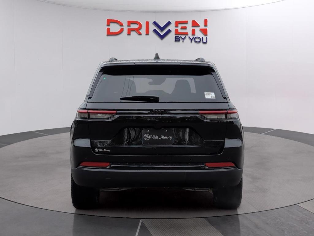 new 2025 Jeep Grand Cherokee car, priced at $41,102