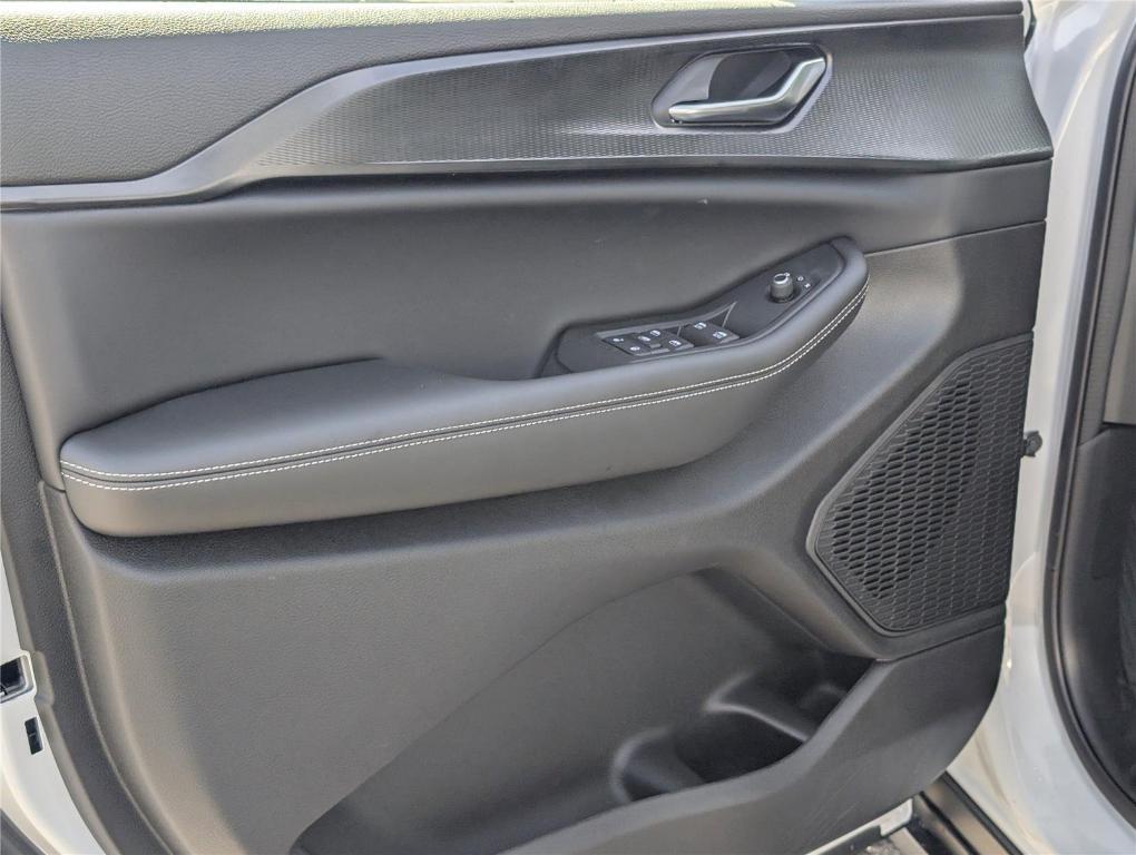 new 2025 Jeep Grand Cherokee car, priced at $38,827