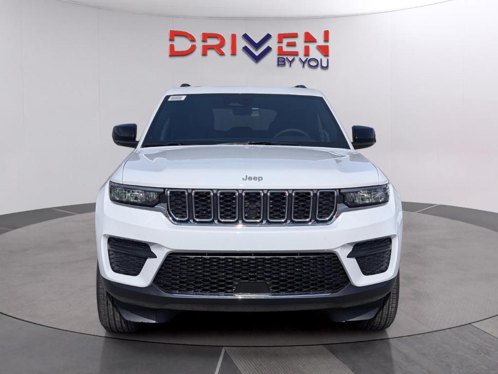 new 2025 Jeep Grand Cherokee car, priced at $37,527