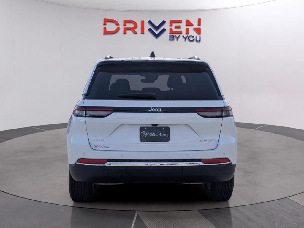 new 2025 Jeep Grand Cherokee car, priced at $37,527