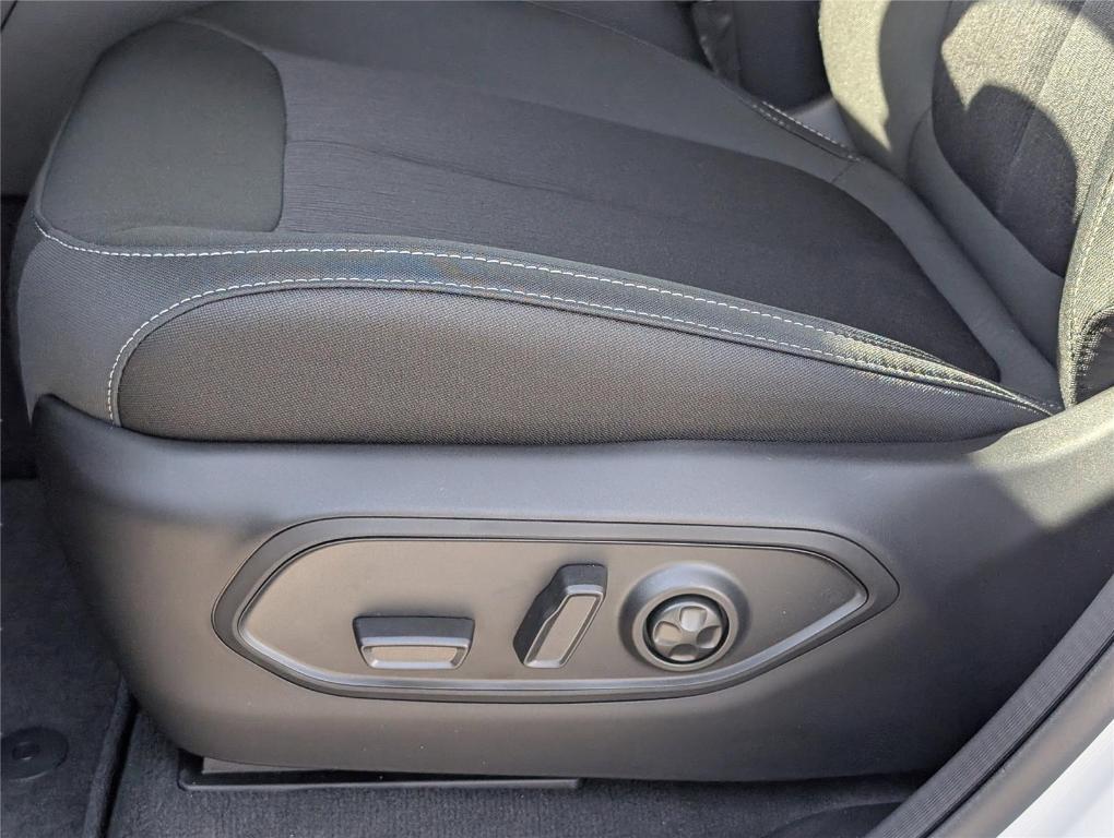 new 2025 Jeep Grand Cherokee car, priced at $37,527