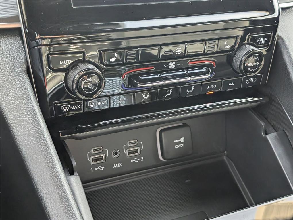 new 2025 Jeep Grand Cherokee car, priced at $37,527