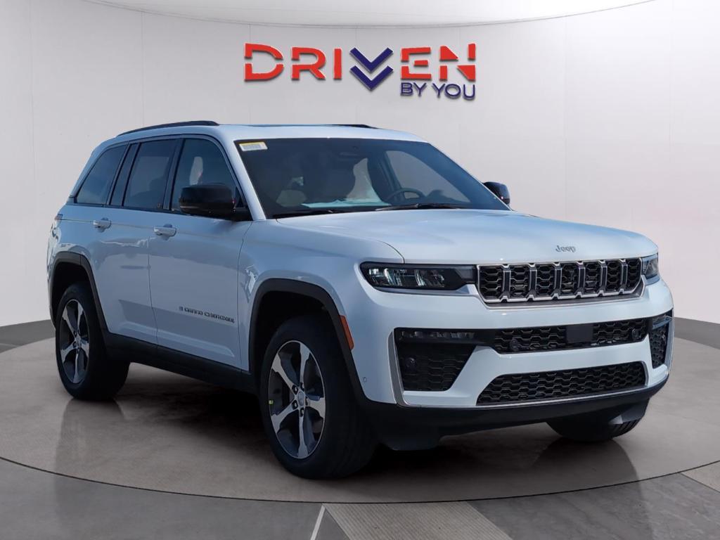 new 2026 Jeep Grand Cherokee car, priced at $48,756