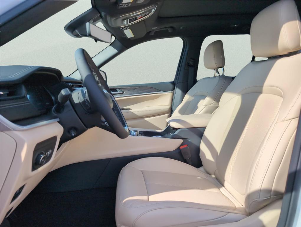 new 2026 Jeep Grand Cherokee car, priced at $48,756