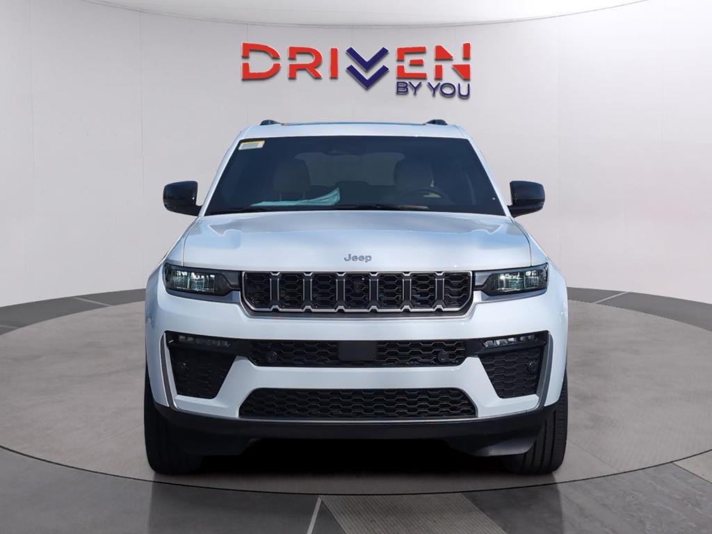 new 2026 Jeep Grand Cherokee car, priced at $48,756