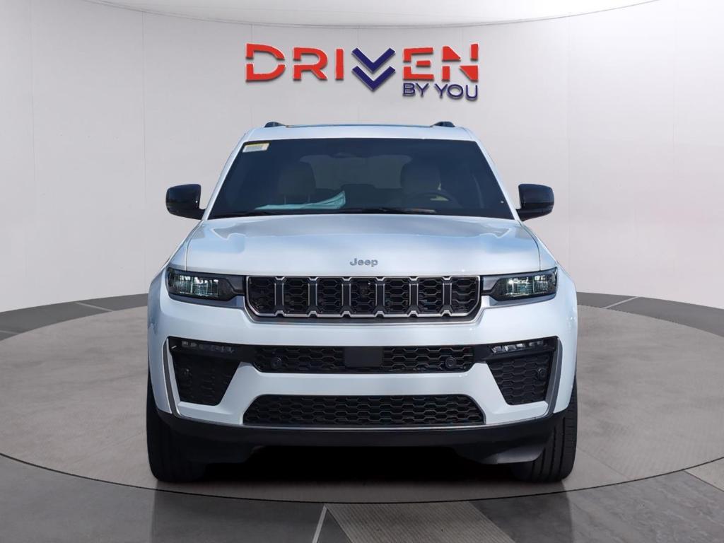 new 2026 Jeep Grand Cherokee car, priced at $47,756
