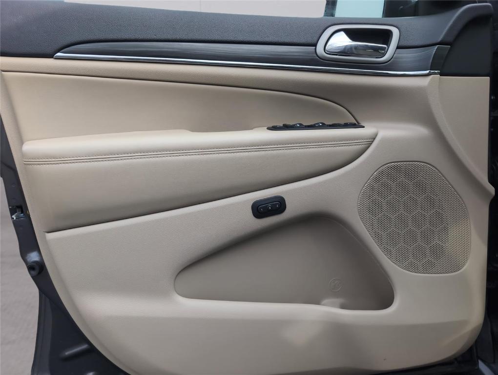 used 2021 Jeep Grand Cherokee car, priced at $20,899