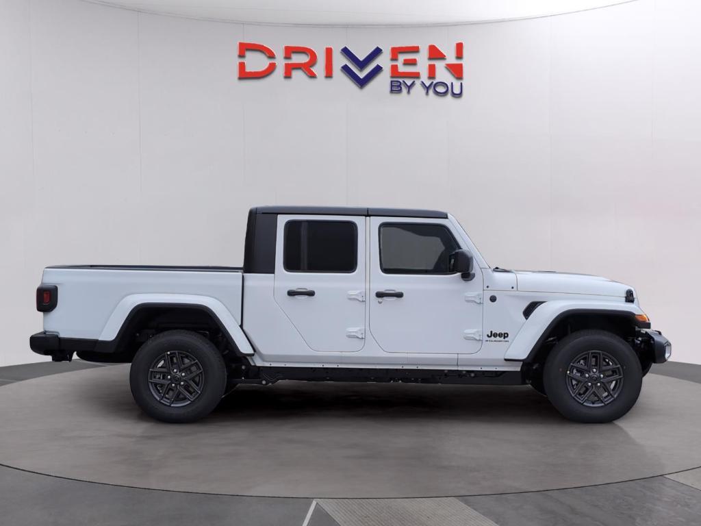 new 2026 Jeep Gladiator car, priced at $45,159