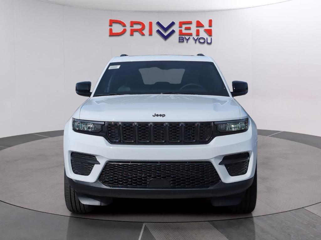new 2025 Jeep Grand Cherokee car, priced at $37,084